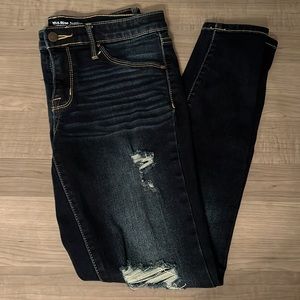 Women’s Size 6 Skinny Jeans Distressed